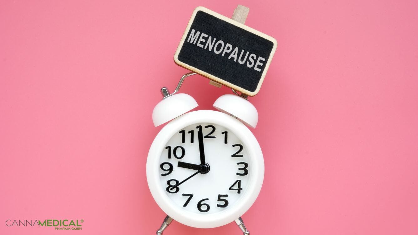Wecker mit Schild Menopause Schlafstörungen Wechseljahre